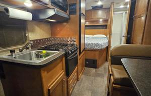Adventure Ready! Winnebago Minnie Winnie sleeps 5