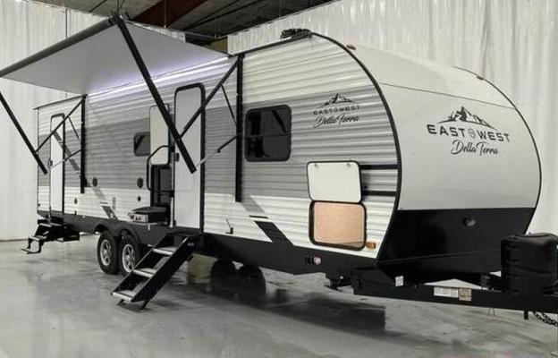 2022 East to West - Delivery and Setup available!