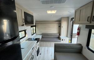 Welcome Aboard at the 2024 Silver Lake LE 17BHLE