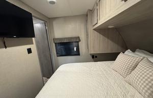 Fully stocked, Pet Friendly RV. SLEEPS up to 12!