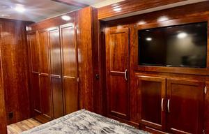 Glamping Fun: Mirada 35BH Class A w/ 2 Bathrooms