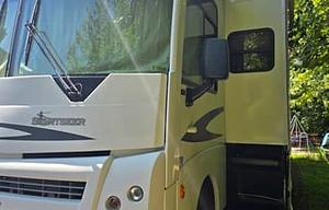 2008 Winnebago Sightseer 35J Bunkbed Model