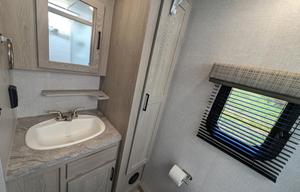 Flagstaff Micro Lite | Modern and cozy w/ 2 slides