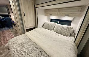 Clean&Comfortable 2023 Forest River Sunseeker LE
