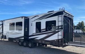 Luxury Toy Hauler Adventure Awaits!