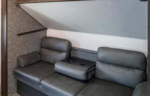 2020 Sportsmen LE 333BHKLE RV rental photo 8