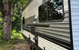 2022 Heartland Pioneer RD 210 RV rental photo 5
