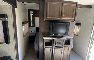 Family-Friendly 2018 Sleeps 10 & Off-Grid Ready!