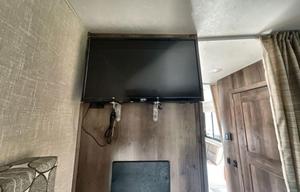 2020 Coachmen Freelander 27QB Dual Queen Beds