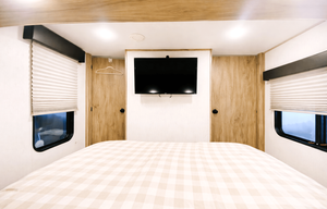 ★ Alpha Churro ★ Sleeps 10 • Private Suite • 2Door