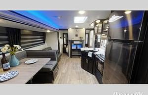 2022 Cherokee Grey Wolf 26DBH RV rental photo 3