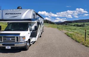 Spacious and Comfortable Class C Motorhome!