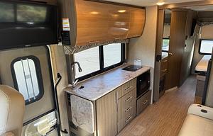 2018 Thor Axis Class A | UNLIMITED MILES  SLEEPS 6