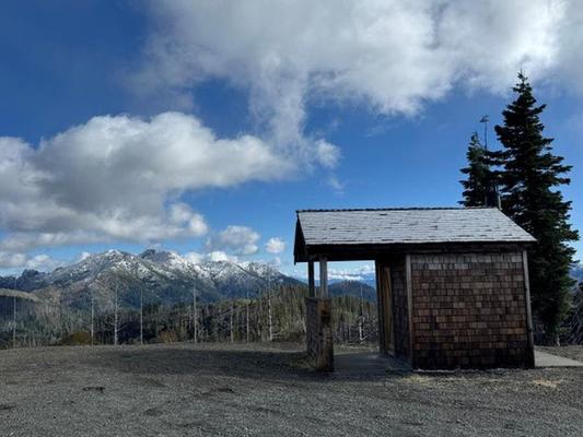5116, Loop: AREA BEAR BASIN LOOKOUT AND CABIN