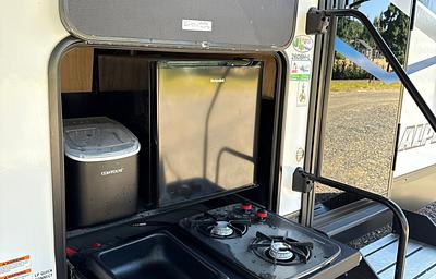 2024 Forest River RV Cherokee Alpha Wolf 26DBH-L RV rental photo 3