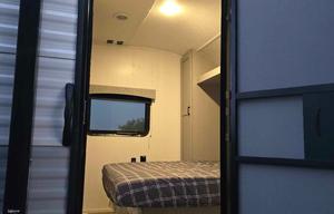 Brand New Viking, Spacious and Clean "The Beehive"