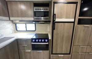 2021 Imagine 2800BH RV rental photo 4