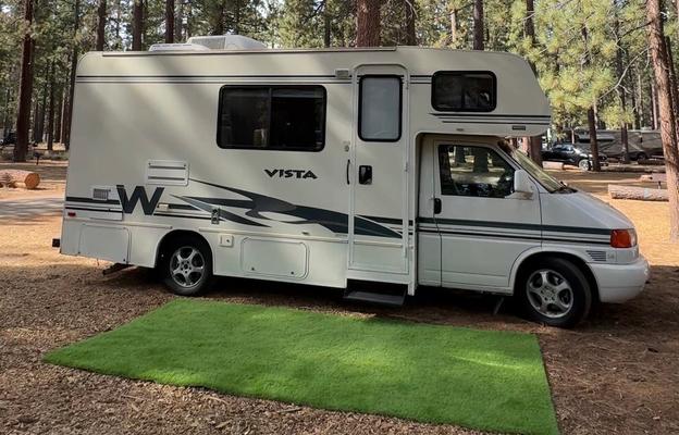 2002 Winnebago Vista 26P