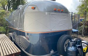 Airstream in 2 colors! Stand out!