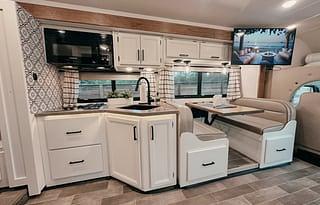 The Chic Chateau - Fully Stocked Luxe RV