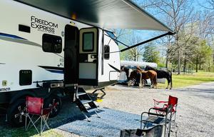 2025 Coachmen RV Freedom Express Select 247SE RV rental photo 4