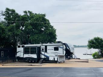 Hideaway 23 Lakefront RV & Cabins