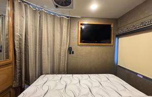 Compact Alaska RV – Simple & Stress-Free Driving