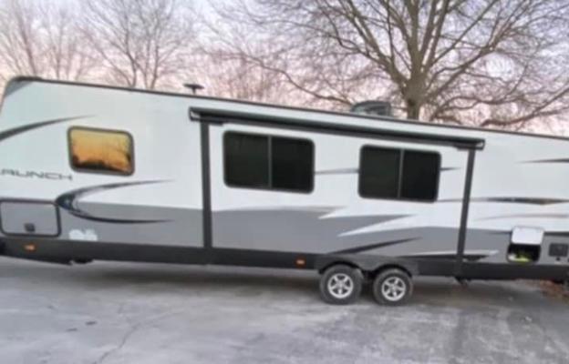 2019 Starcraft Launch Outfitter 27BHU
