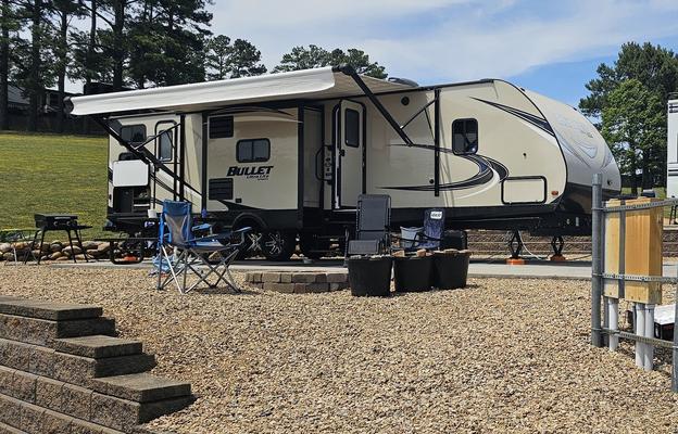 Family & Pet-Friendly Bunkhouse | Delivery Only