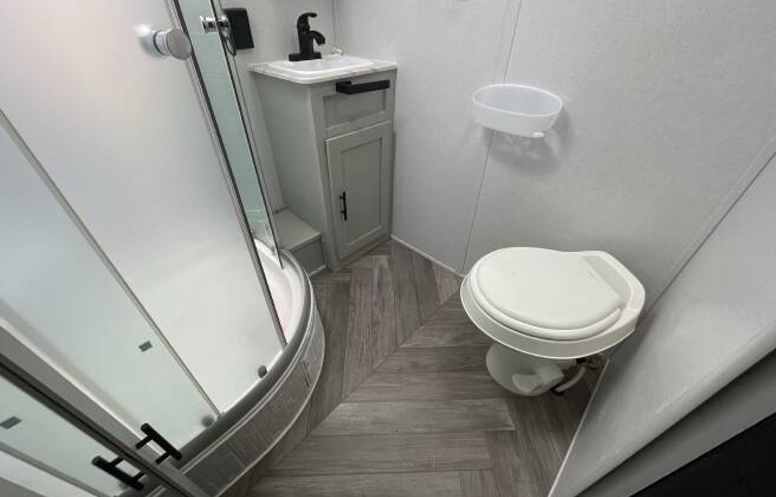 Clean, Comfortable, & Versitile 2022 Toy Hauler