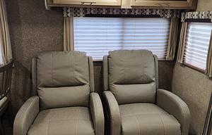 Coach – Your Ultimate Couples' Retreat