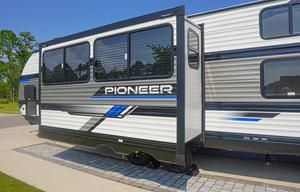 2023 BRAND NEW HEARTLAND PIONEER BH270 with BUNKS!