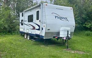 2005 Fleetwood RV Pioneer 180CK