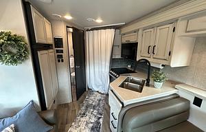 Modern Farmhouse Bunkhouse Motorhome 2022 Alante
