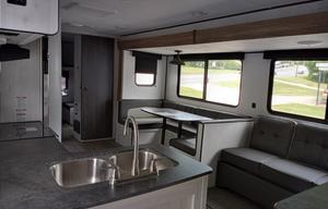 '21 Trailrunner 30RBK Family Friendly Vacay Unit