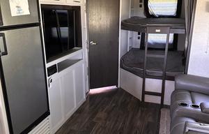 Clean and comfortable 2021 Keystone Bullet 290BHS