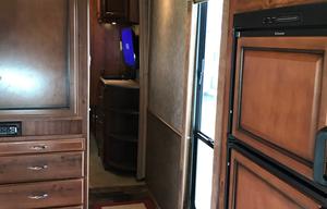 2014 Fleetwood RV Jamboree Sport 31M- LOW Miles