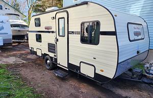 2016 Riverside RV White Water 181B Retro RV rental photo 1