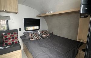 Lightweight trailer perfect for family getaway!