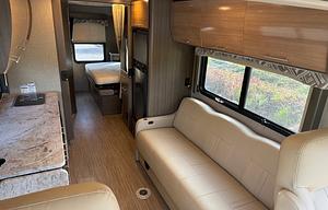 2018 Thor Axis Class A | UNLIMITED MILES  SLEEPS 6