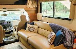 2018 Winnebago Minnie Winnie 31G