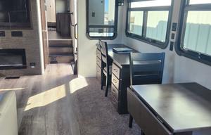 2020 Forest River 5th wheel with washer and dryer