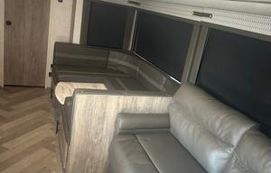 2021 Wildwood Heritage Glen 314BUD RV rental photo 10