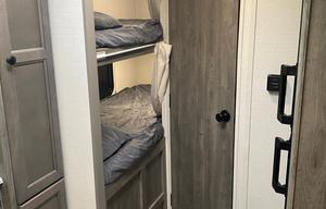 Sleeps 6 Outdoor kitchen Smart TV and SUV towable!