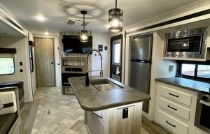 2022 Palomino Puma 32BH2B RV rental photo 7