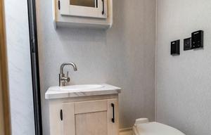 Fully Stocked - 2027 EAST TO WEST Entrada 2800S P433