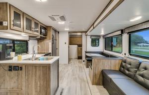 SLEEPS 6 + Outdoor fridge & Grill