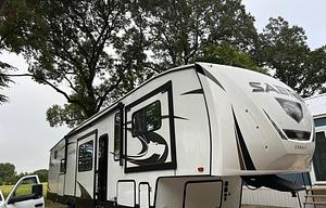 2023 Forest River RV Sabre 37FLH RV rental photo 12