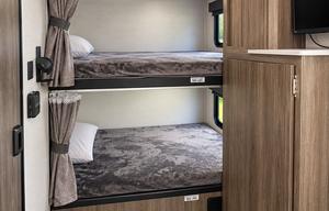 The Daybreak Retreat • Sleeps 8 TT-5G