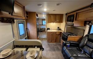 MIRA - 2017 Winnebago Minnie Winnie 31H
